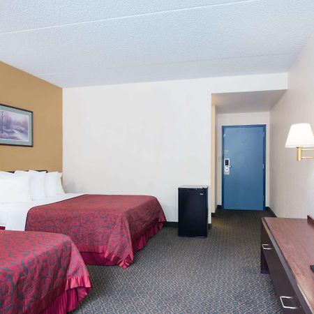 Days Inn By Wyndham تشامبرسبورغ المظهر الخارجي الصورة