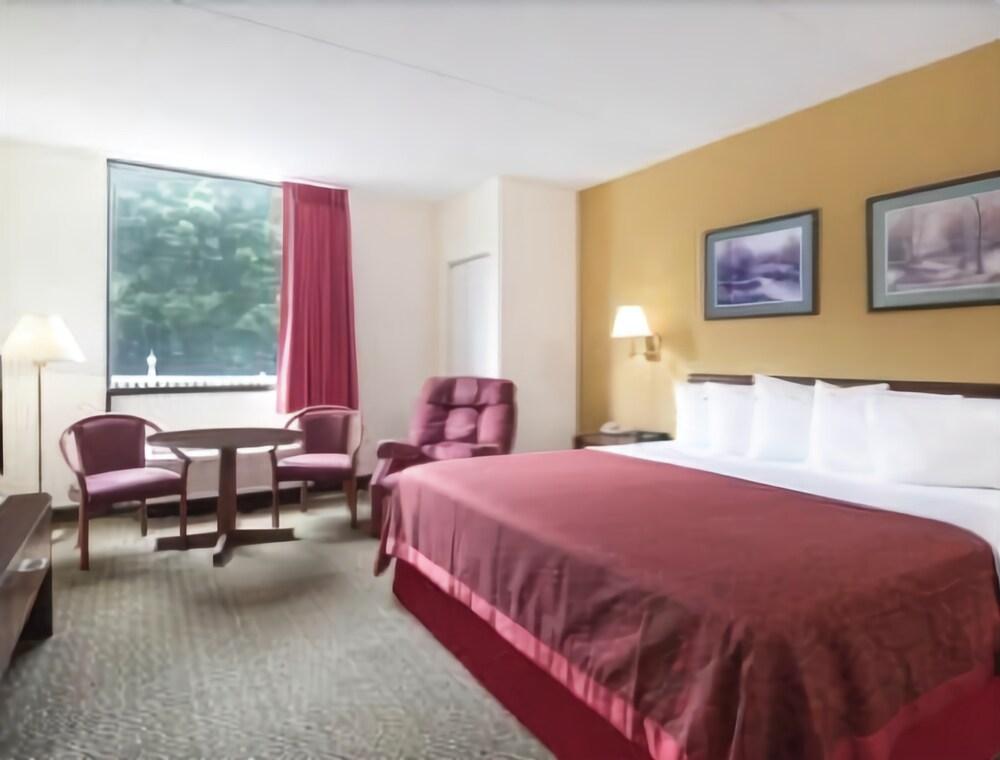 Days Inn By Wyndham تشامبرسبورغ المظهر الخارجي الصورة