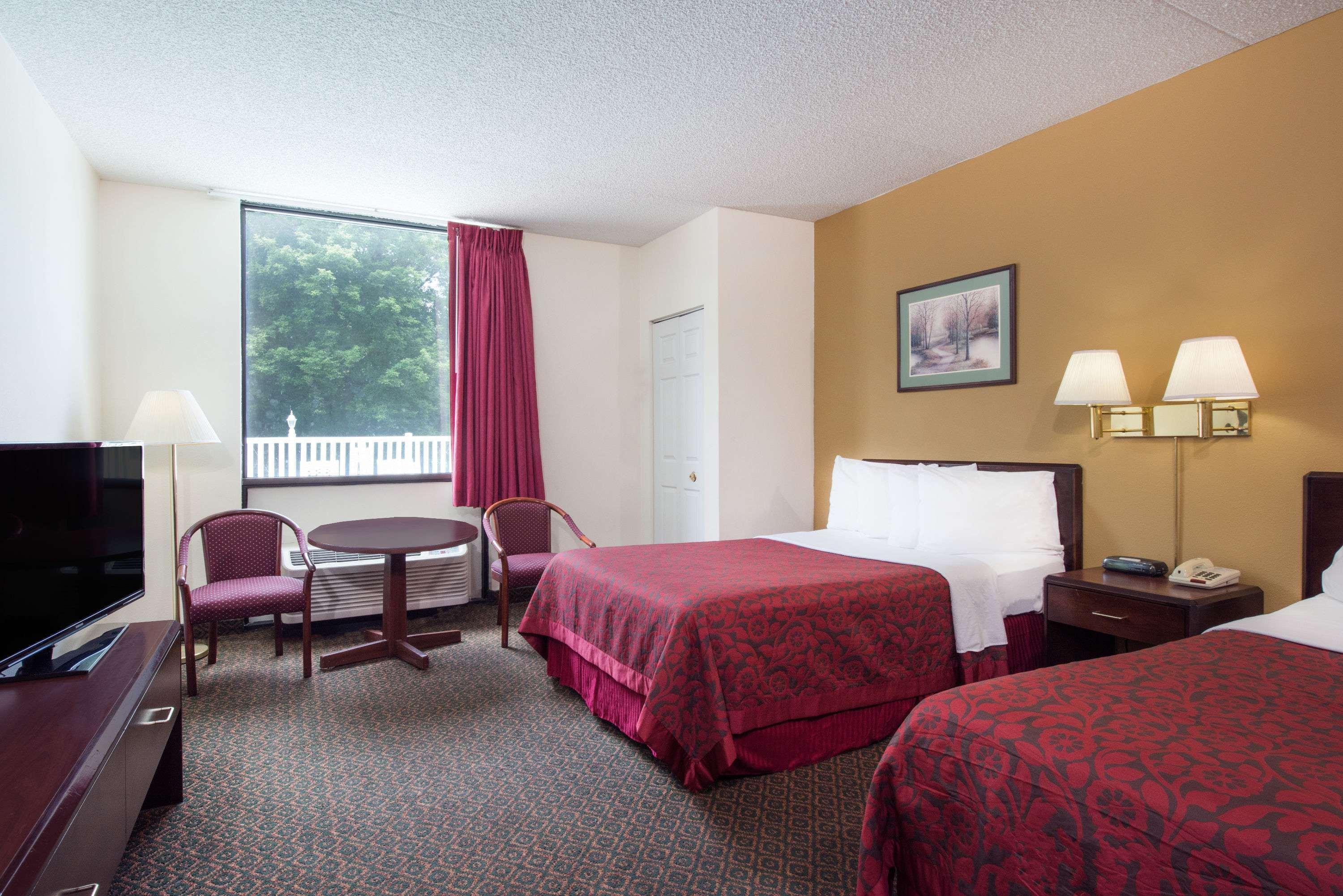 Days Inn By Wyndham تشامبرسبورغ المظهر الخارجي الصورة