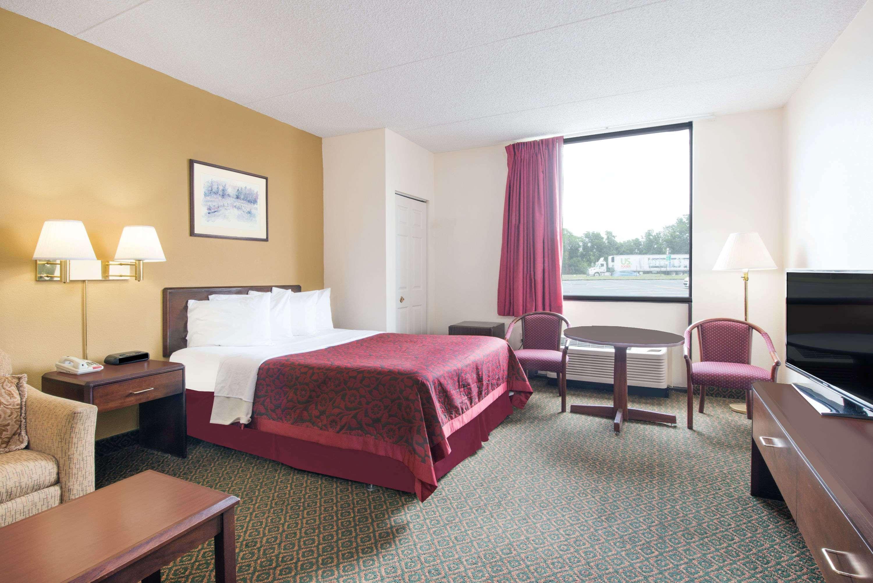 Days Inn By Wyndham تشامبرسبورغ المظهر الخارجي الصورة